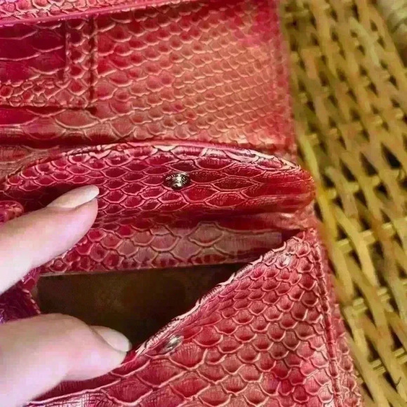 Apt 9 large pink snake skin wallet preowned - Picture 9 of 14